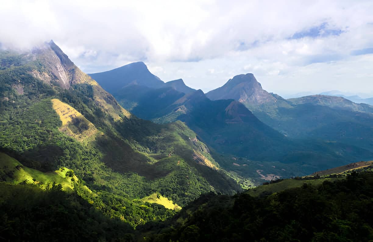 Knuckles Mountain Range